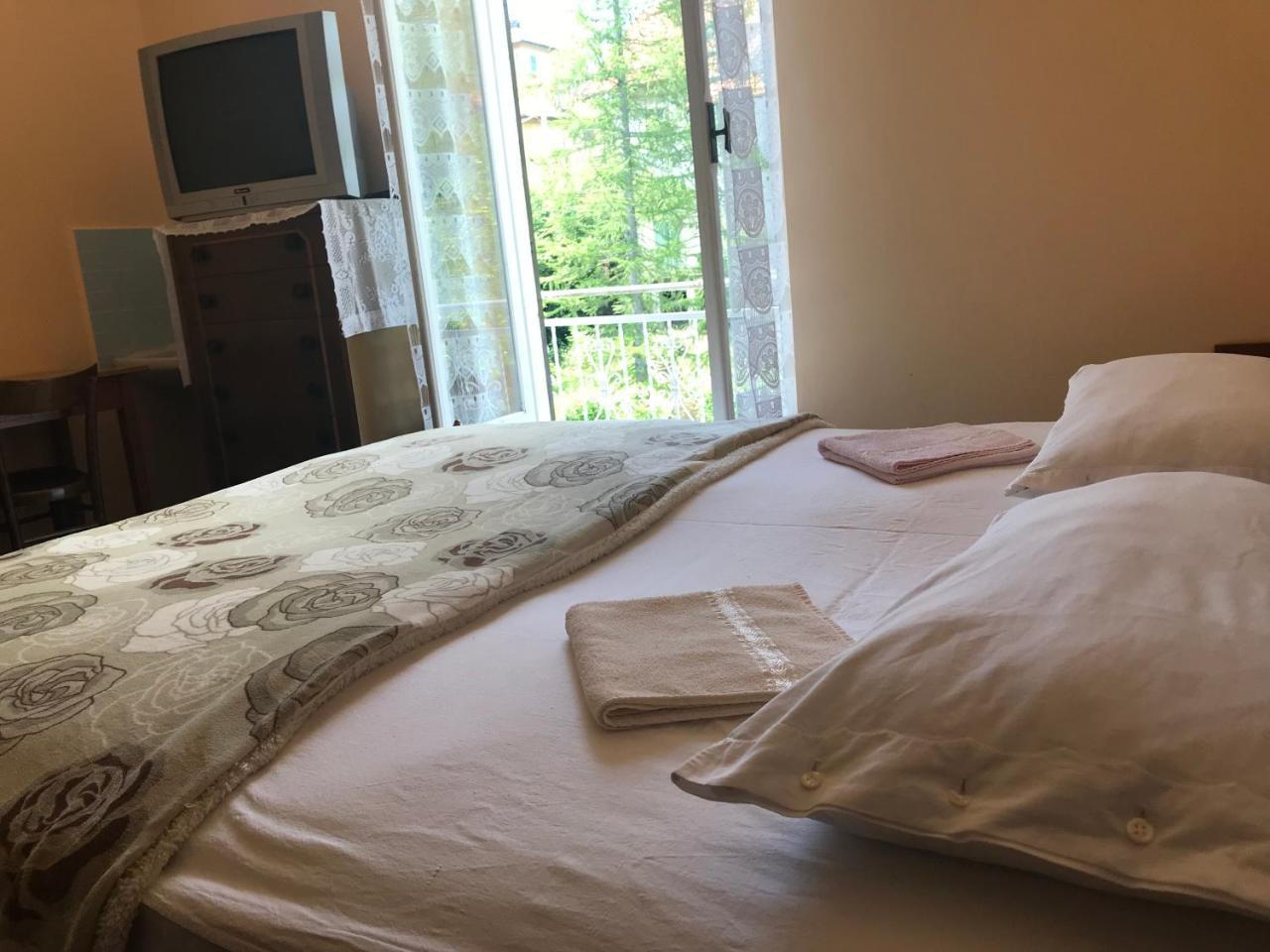 Albergo Delfino San Pietro d'Olba エクステリア 写真